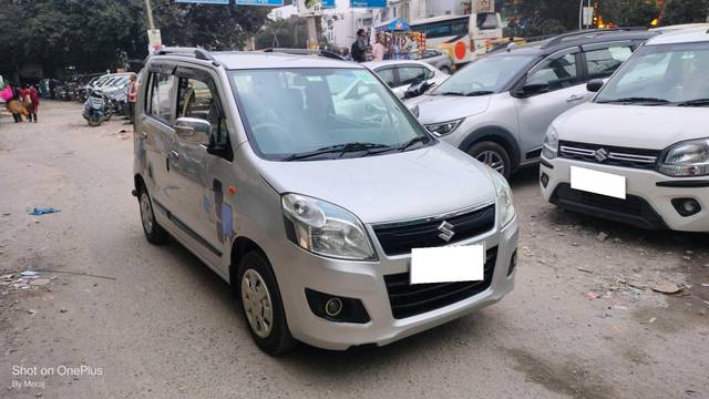 https://images10.gaadi.com/usedcar_image/3700672/original/processed_img2927448__used_car_2927448_1701604244.jpg?imwidth=6400