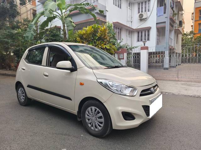 https://images10.gaadi.com/usedcar_image/3700677/original/processed_img2927450__used_car_2927450_1701604581.jpg?imwidth=6400