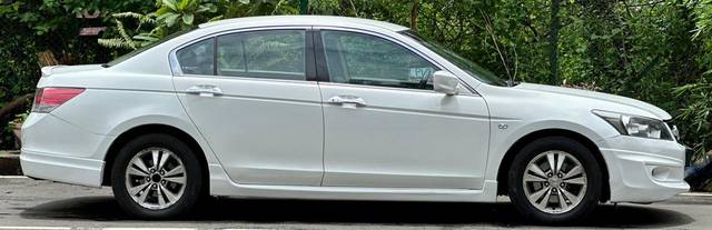https://images10.gaadi.com/usedcar_image/3700688/original/processed_img2927455__used_car_2927455_1701604820.jpg?imwidth=6401