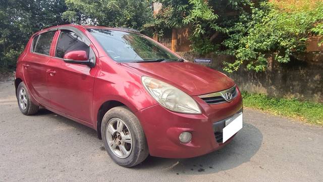 https://images10.gaadi.com/usedcar_image/3700690/original/processed_img2927456__used_car_2927456_1701604912.jpg?imwidth=6400
