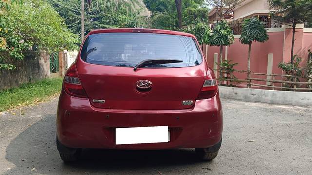 https://images10.gaadi.com/usedcar_image/3700690/original/processed_img2927456__used_car_2927456_1701604920.jpg?imwidth=6402