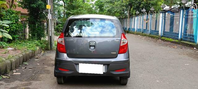 https://images10.gaadi.com/usedcar_image/3700701/original/processed_img2927461__used_car_2927461_1701605138.jpg?imwidth=6402