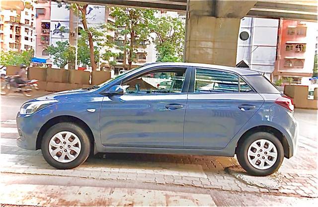 https://images10.gaadi.com/usedcar_image/3700884/original/img2927542__usedcar_4_13771701611734_1701611754.jpeg?imwidth=6402