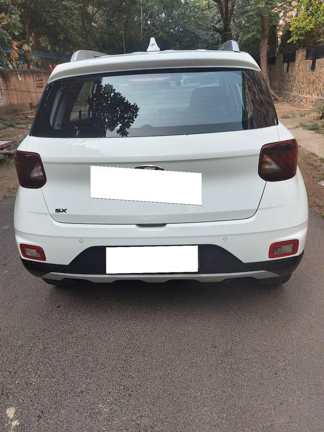 https://images10.gaadi.com/usedcar_image/3700940/original/processed_img2927561__used_car_2927561_1701614299.jpg?imwidth=6401