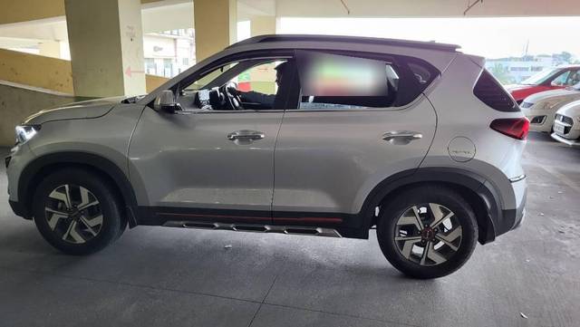 https://images10.gaadi.com/usedcar_image/3700979/original/processed_5d291ac2-0872-40e0-bb63-77615ec7101d.jpg?imwidth=6402