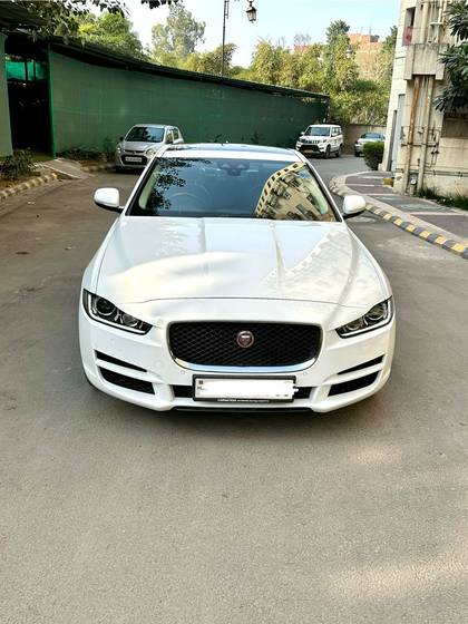 Jaguar XE Prestige Jaguar XE Prestige