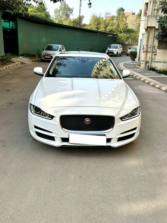 https://images10.gaadi.com/usedcar_image/3700982/original/processed_img2927565__used_car_2927565_1701616425.jpg?imwidth=6402