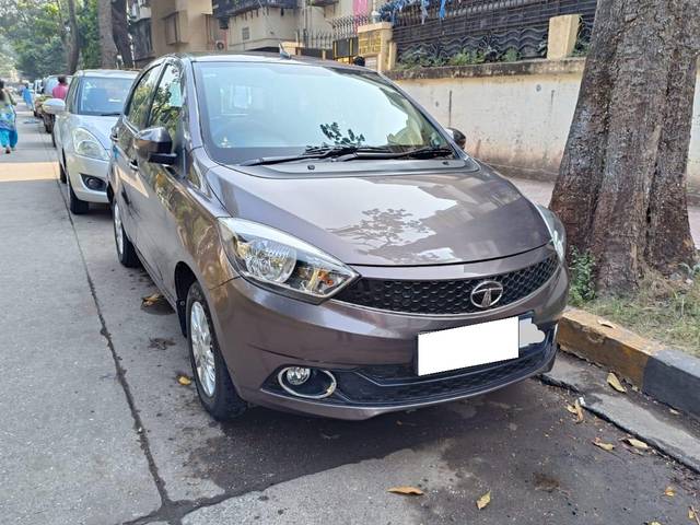 https://images10.gaadi.com/usedcar_image/3701137/original/processed_img2927590__used_car_2927590_1701625095.jpg?imwidth=6400