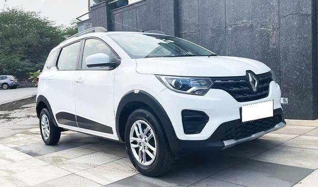 https://images10.gaadi.com/usedcar_image/3701154/original/processed_img2927592__used_car_2927592_1701626522.jpg?imwidth=6400
