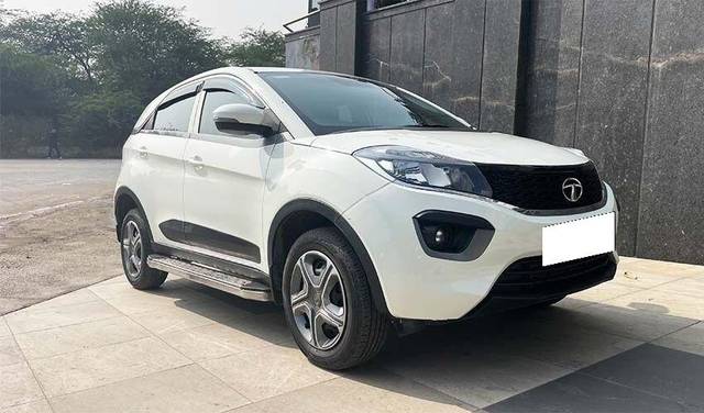 https://images10.gaadi.com/usedcar_image/3701160/original/processed_img2927595__used_car_2927595_1701626942.jpg?imwidth=6400