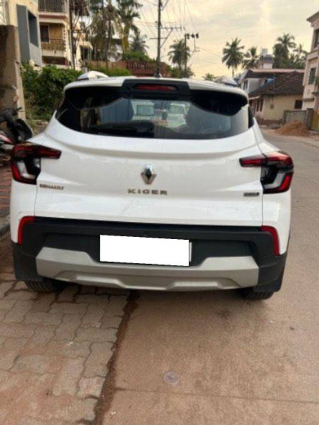 https://images10.gaadi.com/usedcar_image/3701280/original/processed_4084b7ad-0c3f-4311-bcde-7274ad730059.jpeg?imwidth=6402