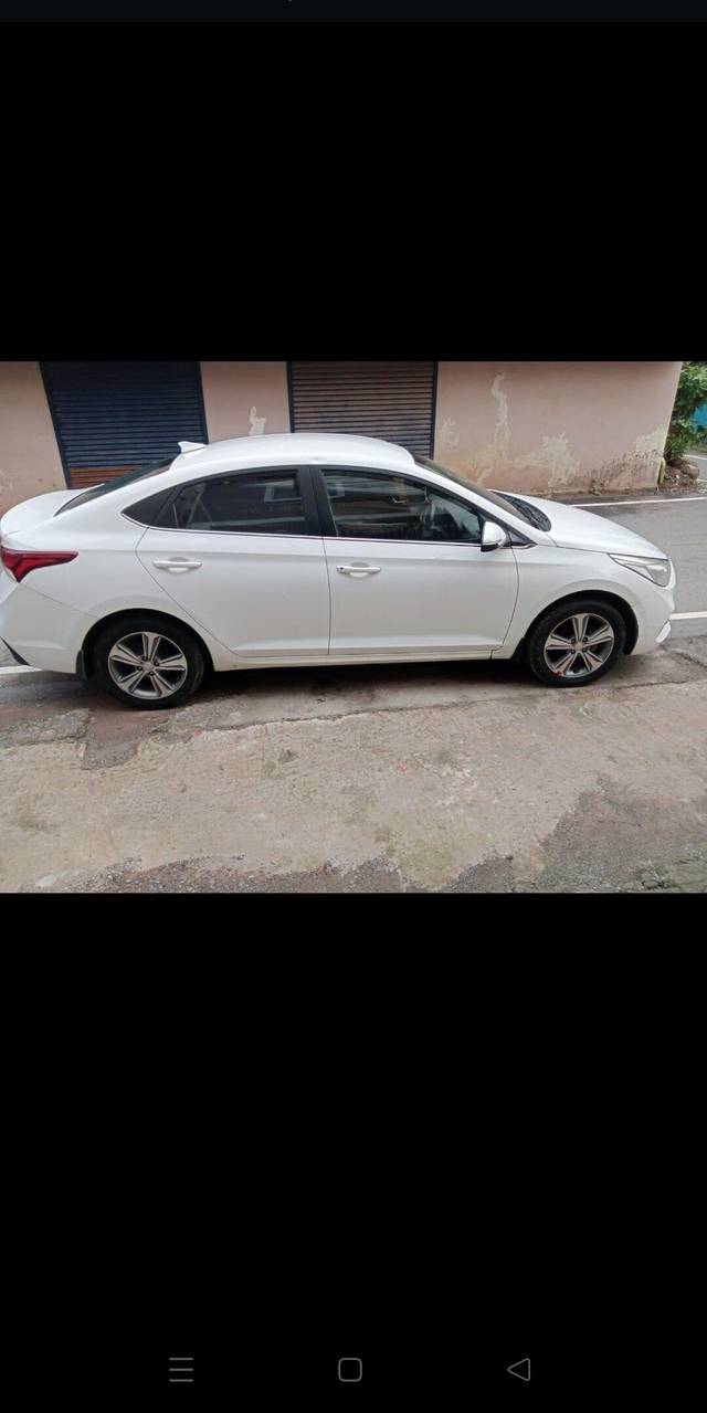https://images10.gaadi.com/usedcar_image/3701297/original/processed_img2927608__used_car_2927608_1701659366.jpg?imwidth=6402