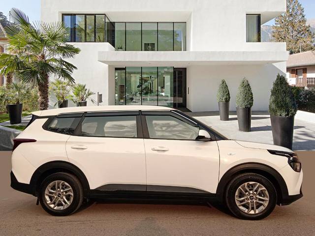 https://images10.gaadi.com/usedcar_image/3701352/original/img2927616__used_car_2927616_1701664906.jpg?imwidth=6401