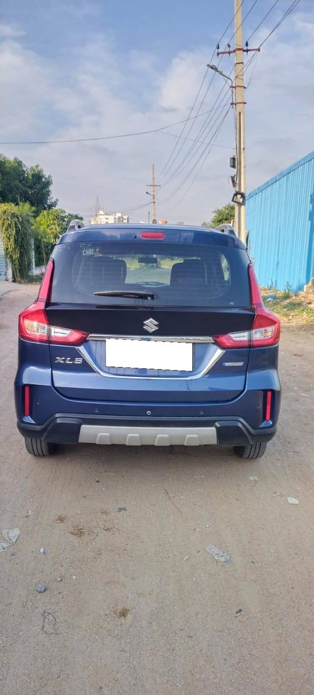 https://images10.gaadi.com/usedcar_image/3701467/original/processed_img2927657__used_car_2927657_1701671033.jpg?imwidth=6402