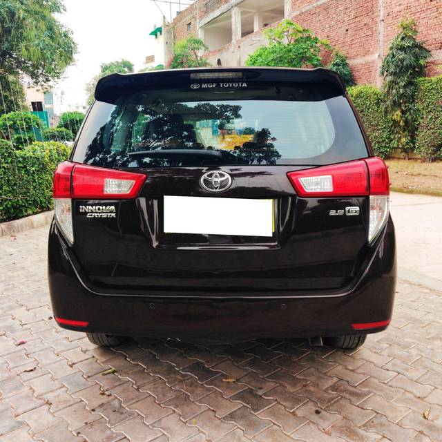 https://images10.gaadi.com/usedcar_image/3701479/original/processed_img2927667__used_car_2927667_1701689617.jpg?imwidth=6402