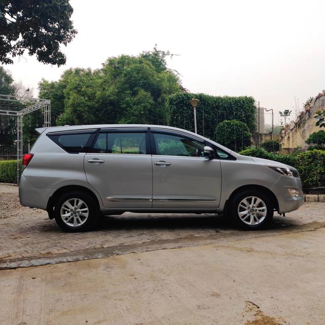 https://images10.gaadi.com/usedcar_image/3701492/original/img2927678__used_car_2927678_1701683098.jpg?imwidth=6401