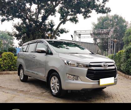 Toyota Innova Crysta 2.8 GX AT BSIV Toyota Innova Crysta 2.8 GX AT BSIV