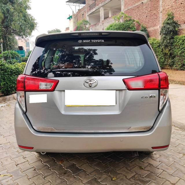 https://images10.gaadi.com/usedcar_image/3701492/original/processed_img2927678__used_car_2927678_1701683104.jpg?imwidth=6402