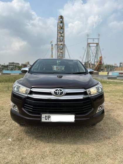 Toyota Innova Crysta 2.8 ZX AT BSIV Toyota Innova Crysta 2.8 ZX AT BSIV