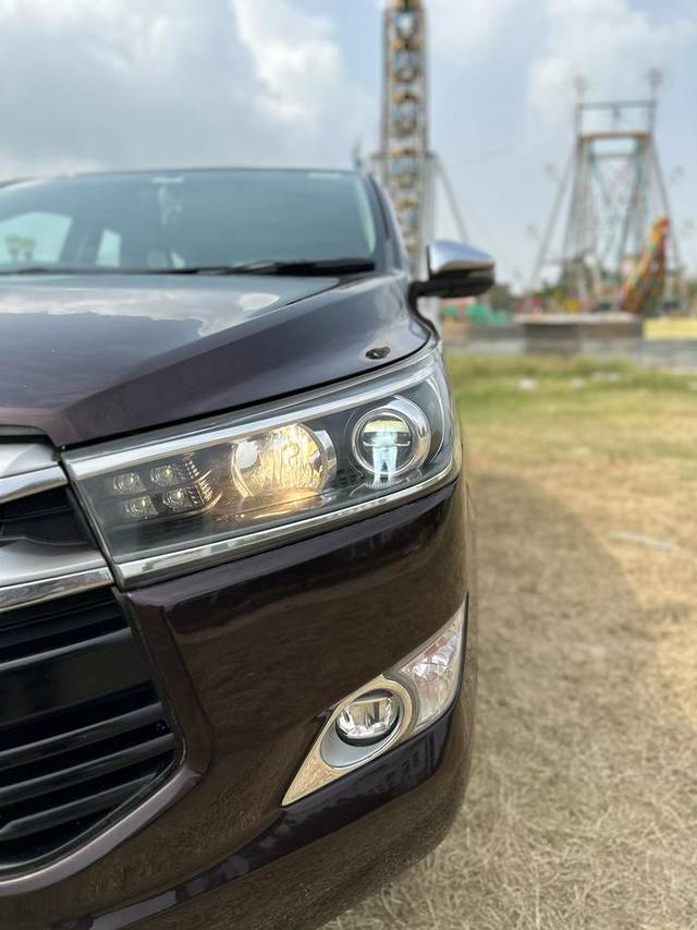 https://images10.gaadi.com/usedcar_image/3701550/original/img2927702__used_car_2927702_1701673360.jpg?imwidth=6400