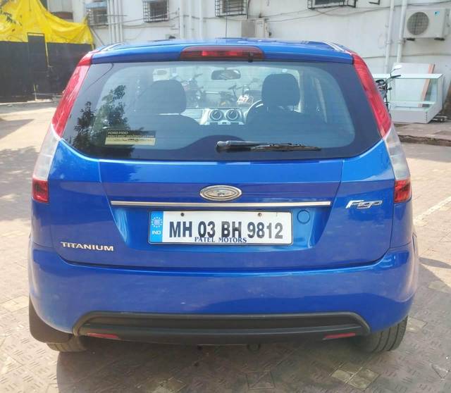 https://images10.gaadi.com/usedcar_image/3701555/original/processed_img2927704__usedcar_3_2927704_1701673675.jpeg?imwidth=6402