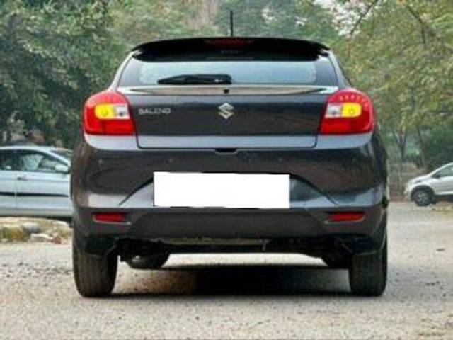 https://images10.gaadi.com/usedcar_image/3701575/original/processed_img2927716__used_car_2927716_1701755530.jpg?imwidth=6401