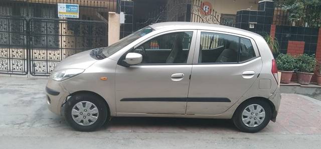 https://images10.gaadi.com/usedcar_image/3701602/original/27__VCC_IMG_1701067615041_1824498_95_1701068055.jpg?imwidth=6401