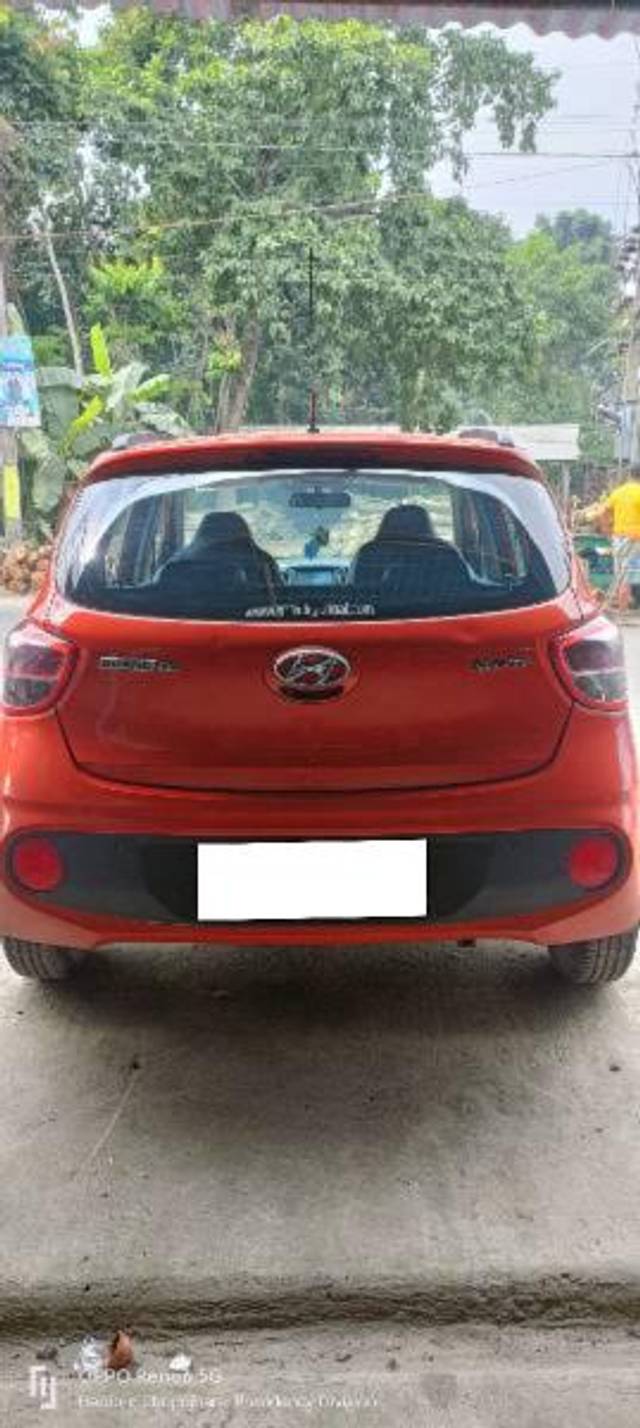 https://images10.gaadi.com/usedcar_image/3701607/original/processed_1fa93b23-6f2e-484d-b548-1f498cf8aee3.jpg?imwidth=6402
