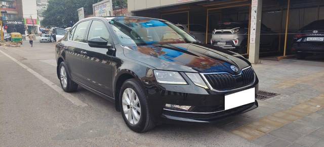 https://images10.gaadi.com/usedcar_image/3701655/original/processed_img2927760__usedcar_whatsappimage2023_12_03at12932pm_9661701676775_1701676782.jpeg?imwidth=6400
