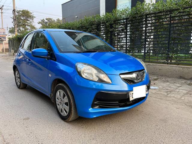 https://images10.gaadi.com/usedcar_image/3701657/original/processed_img2927761__used_car_2927761_1701954954.jpg?imwidth=6400