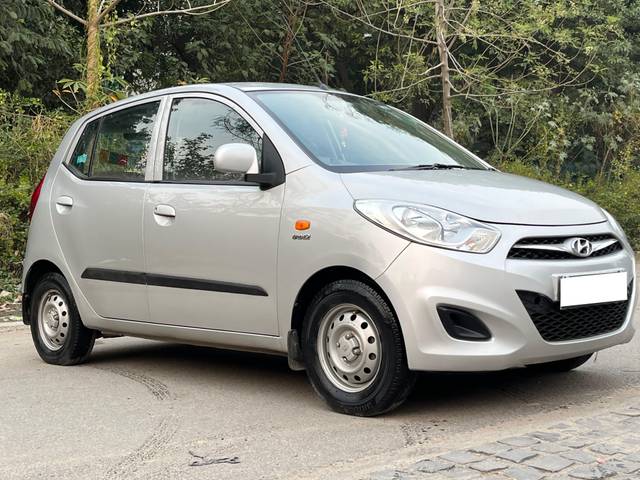 https://images10.gaadi.com/usedcar_image/3701670/original/processed_img2927769__usedcar_img_8270_28581701677159_1701677236.jpg?imwidth=6400