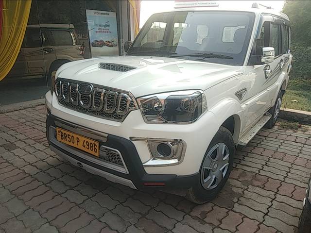 https://images10.gaadi.com/usedcar_image/3701671/original/595529__cover_image-20231202145451.jpg?imwidth=6400