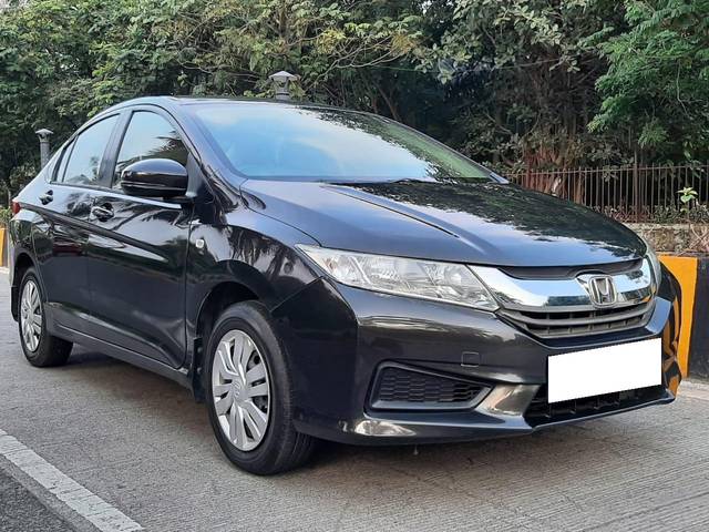 https://images10.gaadi.com/usedcar_image/3701677/original/processed_img2927773__used_car_2927773_1701678845.jpg?imwidth=6400