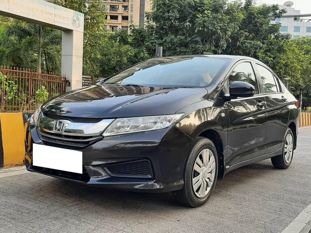 https://images10.gaadi.com/usedcar_image/3701677/original/processed_img2927773__used_car_2927773_1701678846.jpg?imwidth=6402