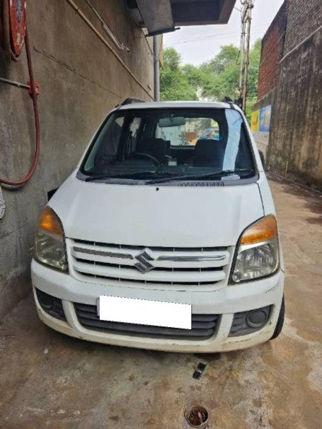 https://images10.gaadi.com/usedcar_image/3701686/original/processed_9db0c027-ae49-48c8-98b7-53d671170e9d.jpg?imwidth=6401