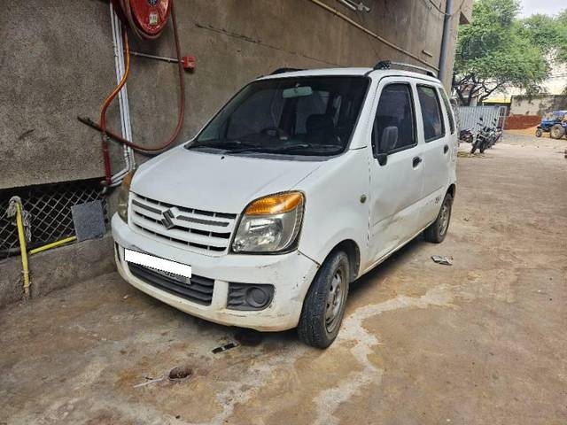 https://images10.gaadi.com/usedcar_image/3701686/original/processed_a650aa03-40fd-4e45-b8ba-c9578e88acec.jpg?imwidth=6400