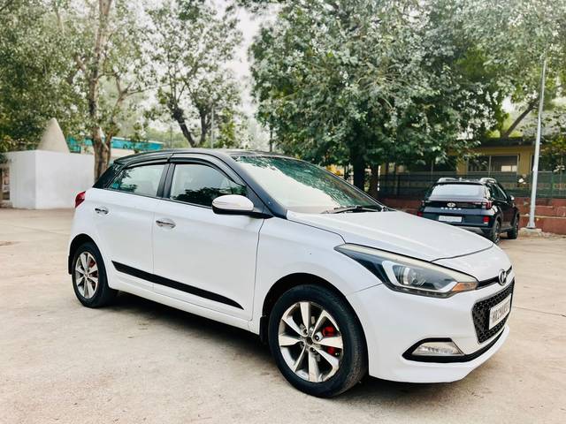 https://images10.gaadi.com/usedcar_image/3701687/original/img2927778__used_car_2927778_1701678107.jpg?imwidth=6400
