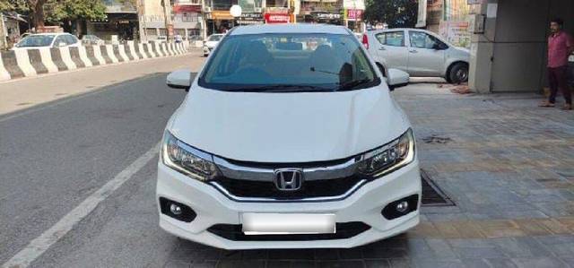 https://images10.gaadi.com/usedcar_image/3701719/original/processed_img2927807__used_car_2927807_1701678751.jpeg?imwidth=6400