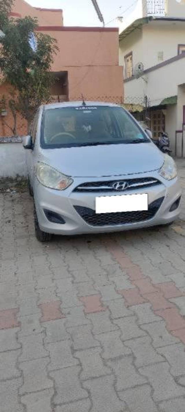 https://images10.gaadi.com/usedcar_image/3701740/original/processed_b760a08a-c1b5-46e4-a2be-31ba39652d49.jpg?imwidth=6401