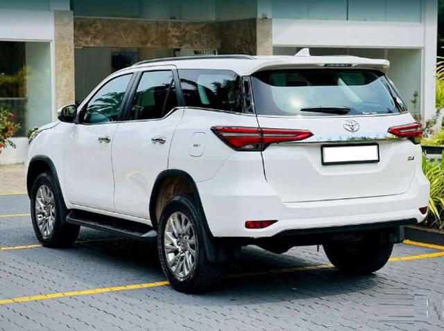 https://images10.gaadi.com/usedcar_image/3701761/original/img2927829__usedcar_capture2_7601701680099_1701680111.PNG?imwidth=6402
