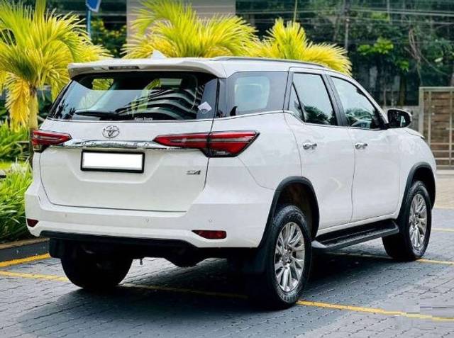 https://images10.gaadi.com/usedcar_image/3701761/original/img3701761__zz1_crop_img_65700f07b948a_1701842695.PNG?imwidth=6401