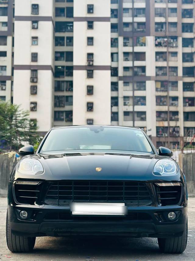 https://images10.gaadi.com/usedcar_image/3701763/original/processed_img2927831__used_car_2927831_1701680355.jpg?imwidth=6402