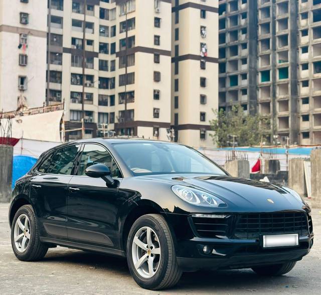 https://images10.gaadi.com/usedcar_image/3701763/original/processed_img2927831__used_car_2927831_1701680361.jpg?imwidth=6400