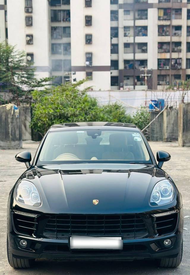 https://images10.gaadi.com/usedcar_image/3701763/original/processed_img2927831__used_car_2927831_1701680364.jpg?imwidth=6401