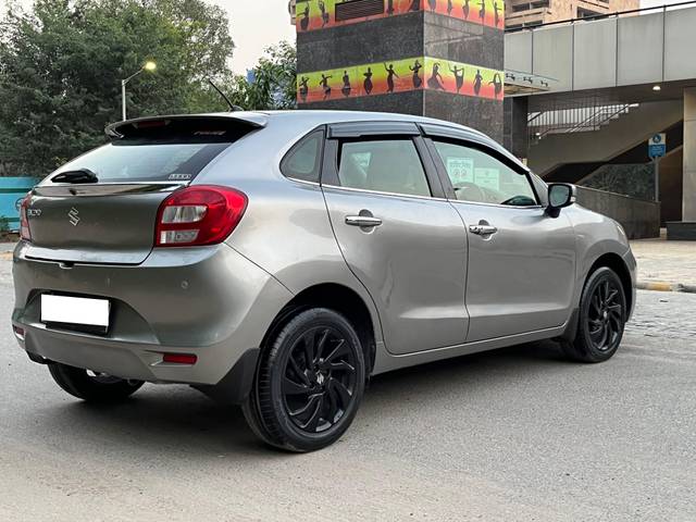 https://images10.gaadi.com/usedcar_image/3701779/original/processed_img2927841__usedcar_img_7750_28581701680381_1701680484.jpg?imwidth=6402