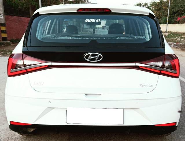 https://images10.gaadi.com/usedcar_image/3701781/original/processed_img2927843__used_car_2927843_1701680899.jpg?imwidth=6401