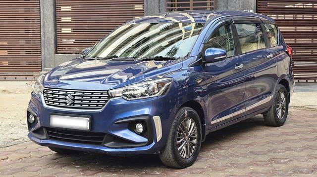 https://images10.gaadi.com/usedcar_image/3701812/original/processed_img2927857__used_car_2927857_1701682098.jpg?imwidth=6402