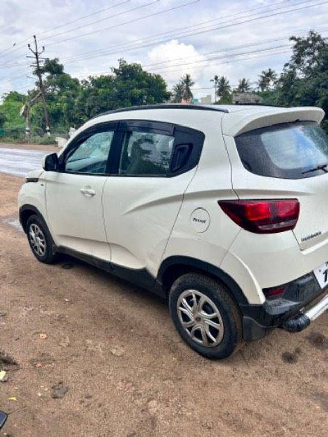https://images10.gaadi.com/usedcar_image/3701831/original/processed_754e902a-93d4-422f-986c-47f4d2836594.jpeg?imwidth=6402