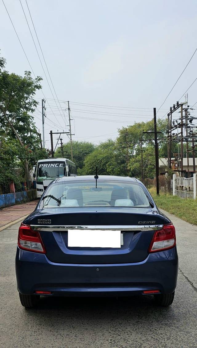 https://images10.gaadi.com/usedcar_image/3701853/original/processed_img2927879__used_car_2927879_1701683033.jpg?imwidth=6402