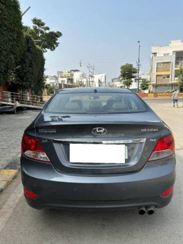 https://images10.gaadi.com/usedcar_image/3701912/original/processed_c57fd880-776d-45e8-9457-fe56294eb341.jpg?imwidth=6401